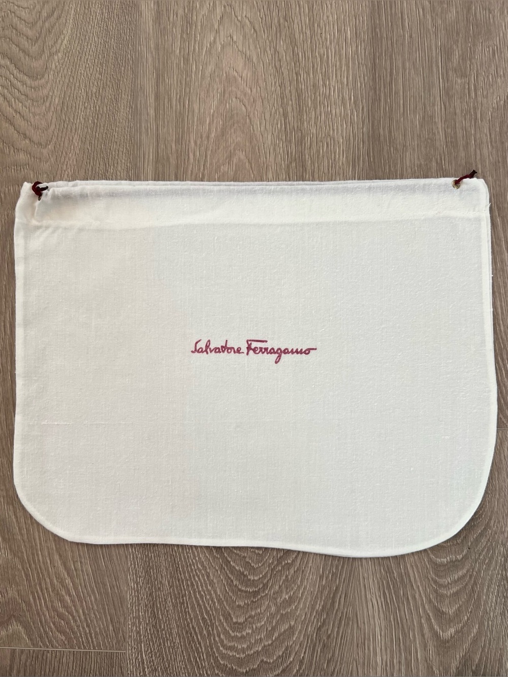 Ferragamo dust bag (C836)
